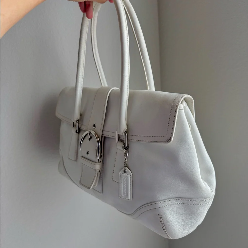 Vintage Coach Shoulder Bag SoHo Buckle Flap in white leather - Picture 4 of 7